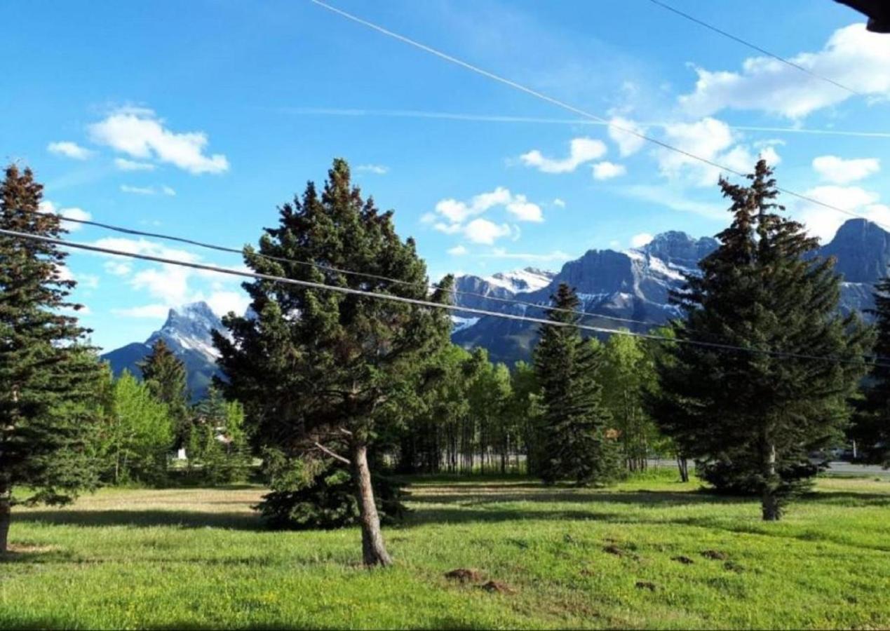 Akai Motel Canmore Exteriér fotografie